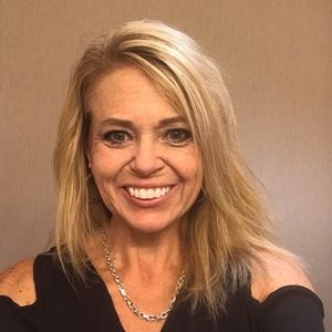 Meet your Posher, Dena